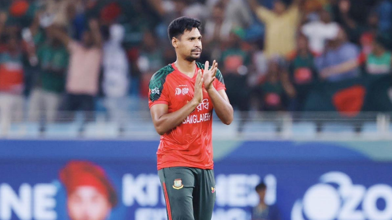 টি-টোয়েন্টি ইতিহাসে নতুন মাইলফলক গড়লেন টাইগার মুস্তাফিজ